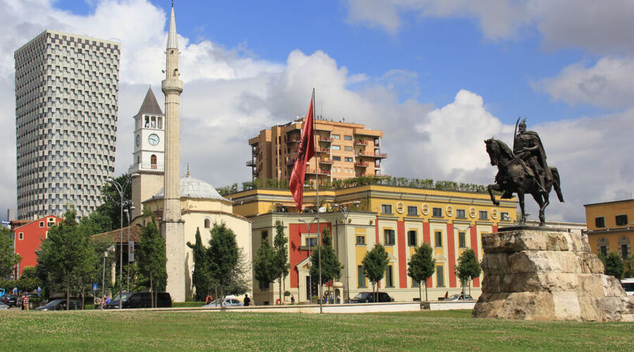 İzmir Çıkışlı Balkan Üçgeni Turu